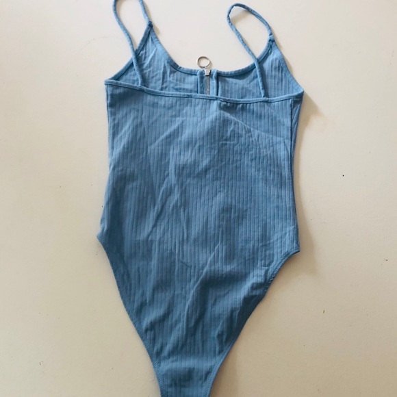 TOPSHOP Zip Plunge Bodysuit - Picture 5 of 7